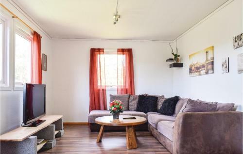 Beautiful Apartment In Lyngdal W/ 2 Bedrooms