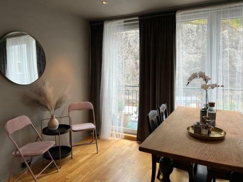 Apartamento Koselig Leilighet Midt I Mandal Sentrum Med Balkong!