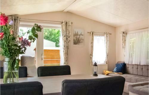 Stunning Home In In De Bongerd With 3 Bedrooms #814
