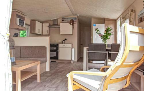 Stunning Home In In De Bongerd With 3 Bedrooms #812