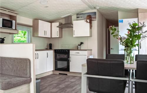 Stunning Home In In De Bongerd With 3 Bedrooms #812