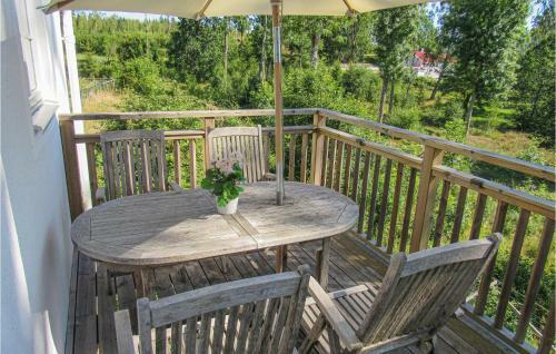 Nice Apartment In Holmsj� With 1 Bedrooms