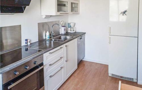 Beautiful Apartment In Hyltebruk With #252