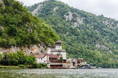 Bed & Breakfast Rex Infinity View 4* Cazanele Dunarii