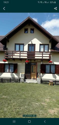 Casa In Varf Fundata