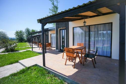 Bungalowuri "doi Cocosi "