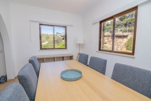 Vale De Centeanes Fabulous Apartment By Innkeeper