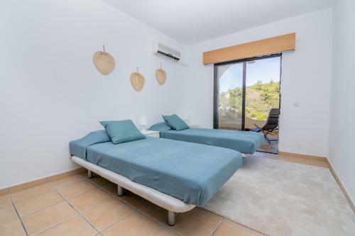 Vale De Centeanes Fabulous Apartment By Innkeeper