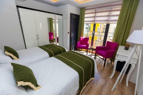 Barut�u Suit Apart