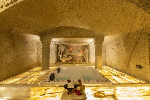 Foremanson Cave Hotel