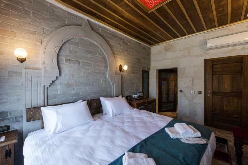 Foremanson Cave Hotel