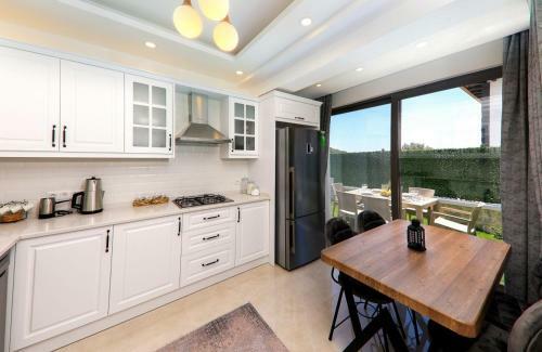 Serene Villa W Private Pool And Bbq In Kas