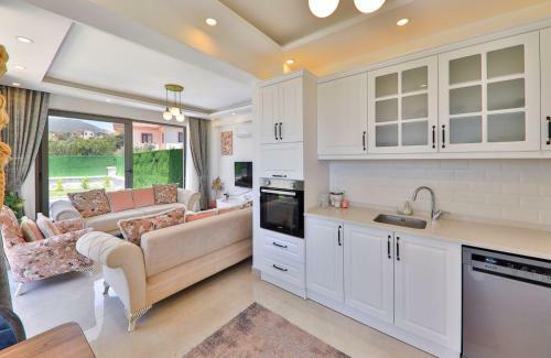 Serene Villa W Private Pool And Bbq In Kas