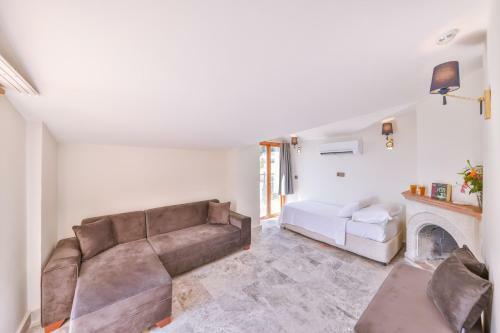Hera Hotel