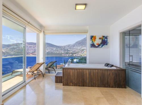 Luxury 4 Bedroom Villa With Amazing Sea Views