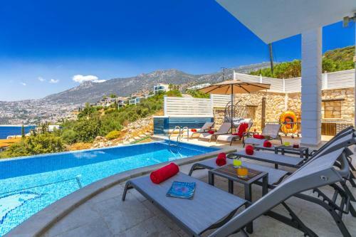 Luxury 4 Bedroom Villa With Amazing Sea Views