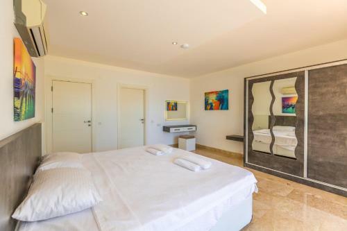 Luxury 4 Bedroom Villa With Amazing Sea Views
