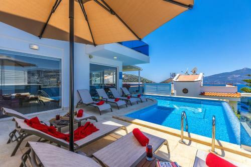Luxury 4 Bedroom Villa With Amazing Sea Views