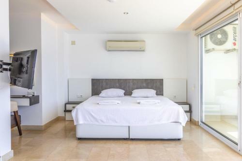 Luxury 4 Bedroom Villa With Amazing Sea Views