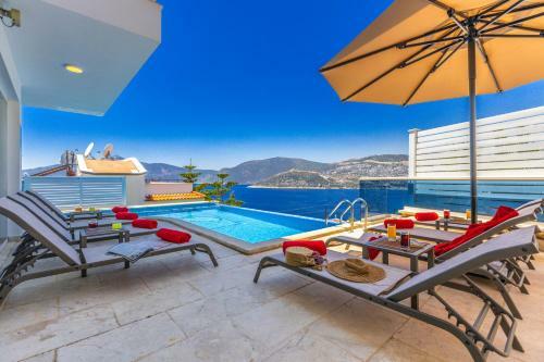Luxury 4 Bedroom Villa With Amazing Sea Views