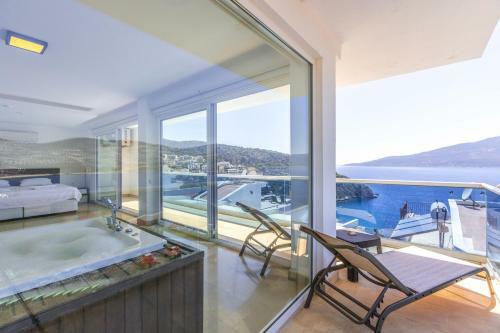 Luxury 4 Bedroom Villa With Amazing Sea Views
