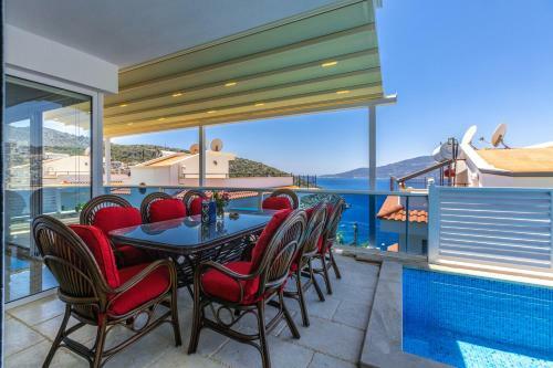 Luxury 4 Bedroom Villa With Amazing Sea Views