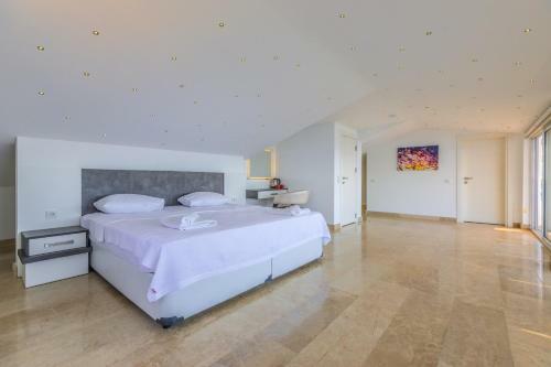 Luxury 4 Bedroom Villa With Amazing Sea Views