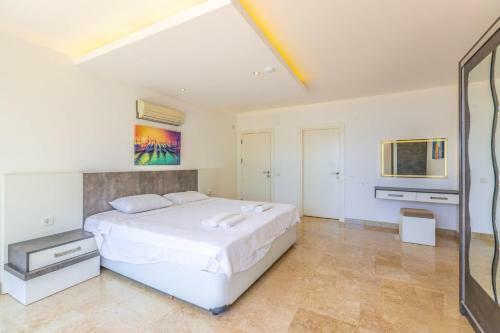 Luxury 4 Bedroom Villa With Amazing Sea Views
