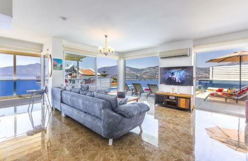 Luxury 4 Bedroom Villa With Amazing Sea Views