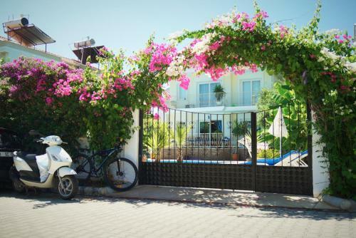 Two Seas Villa Bougainvillaea