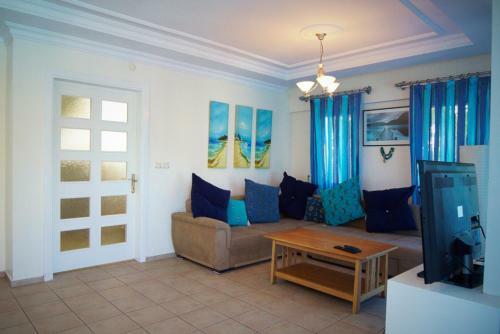 Two Seas Villa Bougainvillaea
