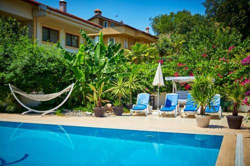 Two Seas Villa Bougainvillaea