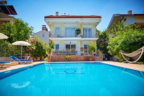 Two Seas Villa Bougainvillaea