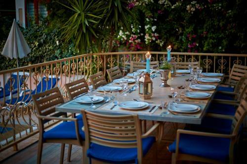 Two Seas Villa Bougainvillaea