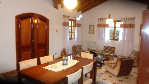 Casa En Chacras De Coria