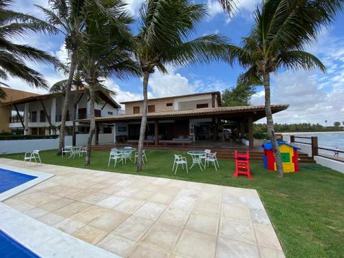 Casa P�r Do Sol � Beira Mar Na Praia De Jacum�