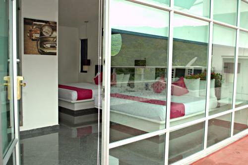 Hotel Paraiso Hollywood