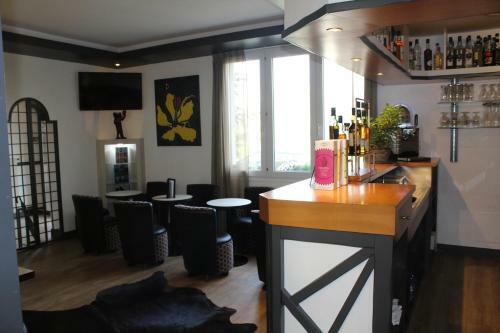 Hotel Logis Le Quai Fleuri