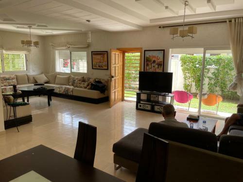 Villa De Prestige Sur 2 �tages Et Garage