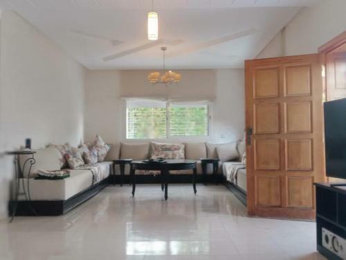 Villa De Prestige Sur 2 �tages Et Garage