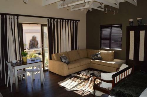 Tranquil Self - Catering Apartment Close To City