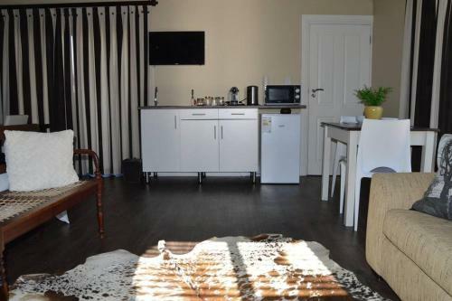 Tranquil Self - Catering Apartment Close To City