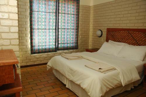 Hotel Bakgatla Resort