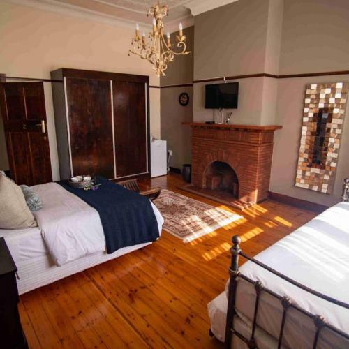 Hostal 74 On Retief Guesthouse