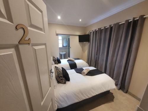 The Oak Roots Guest Home