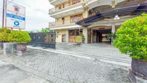 Hotel Shinta 2 Near Alun Alun Kertosono