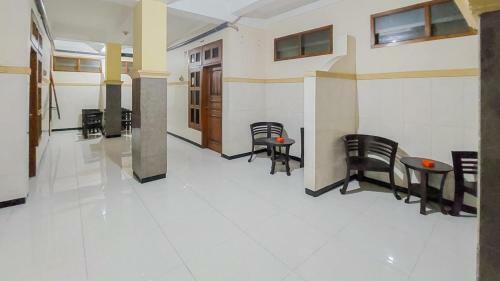 Hotel Shinta 2 Near Alun Alun Kertosono