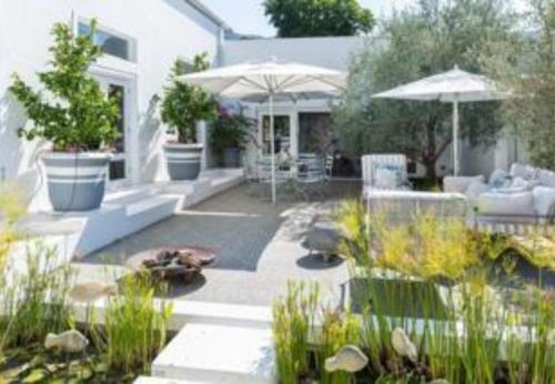 Hostal The Residence Guest House
