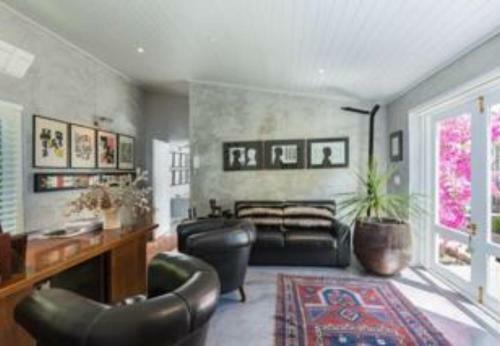 Hostal The Residence Guest House