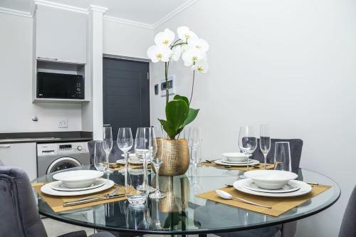 Residence 84 - Two Bedroom Apartment 84